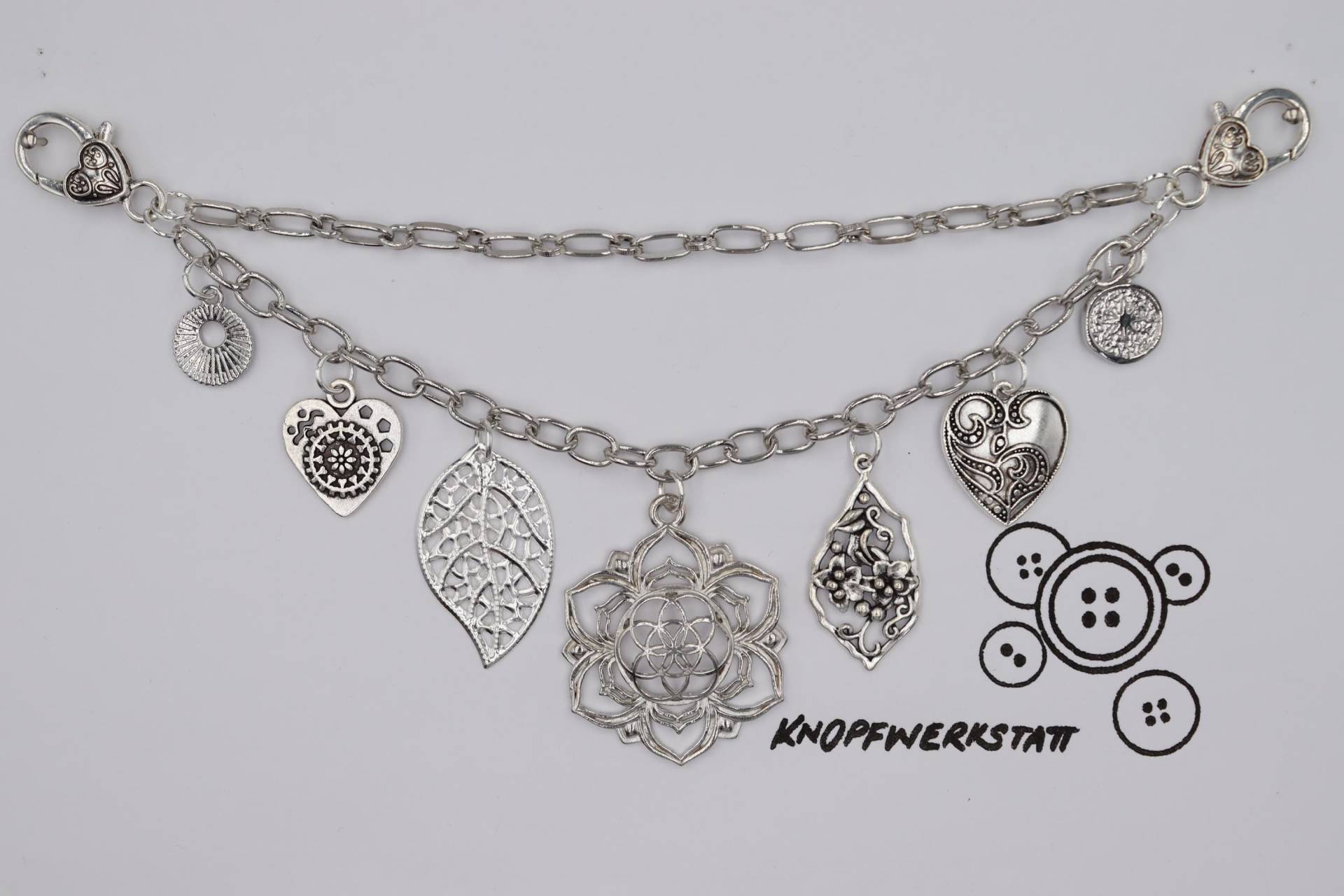 Charivari, Mit Verschiedenen Charm Anhängern, Dirndlschmuck, Miederschmuck, Dirndl, Tracht, Oktoberfest, Bayern, Frauen Charivari von knopfwerkstatt