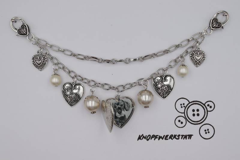 Charivari, Mit Verschiedenen Charm Anhängern, Dirndlschmuck, Miederschmuck, Dirndl, Tracht, Oktoberfest, Bayern, Frauen Charivari Charivari, Mit Verschiedenen Charm Anhängern, Dirndlschmuck, Miederschmuck, Dirndl, Tracht, Oktoberfest, Bayern, Frauen Charivari von knopfwerkstatt