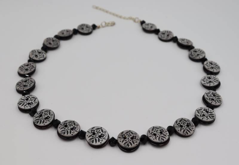 Perlmuttkette, Knopfkette, Kette Mit Perlen Und Knöpfen, Knöpfe, Perlonkette, Statementkette, Naturmaterial, Geschenk Für Die Freundin von knopfwerkstatt