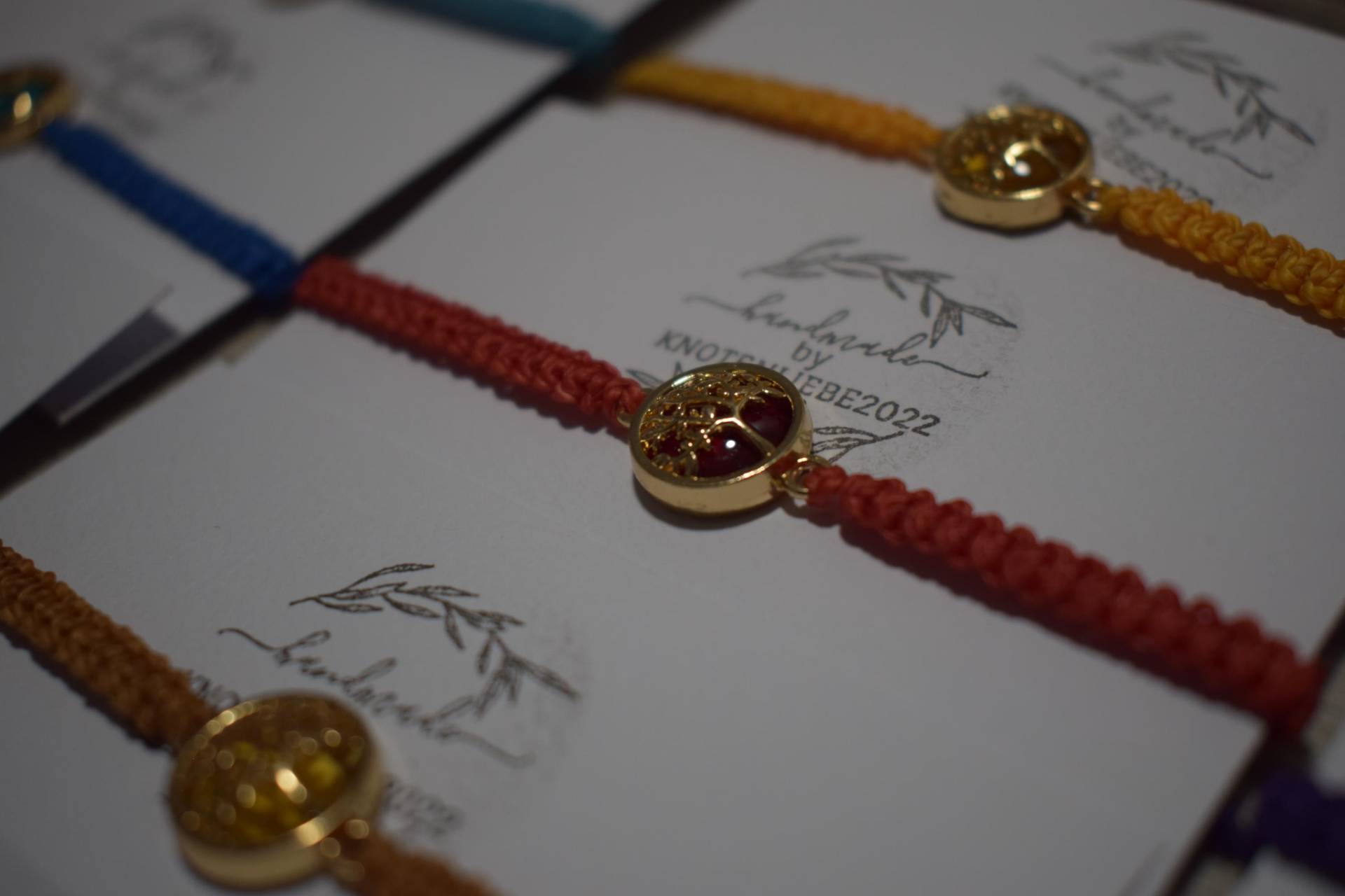 Lebensbaum Armband in Verschiedenen Farben/Baum Des Lebens Mit Glasgliederverbinder von knotenliebe2022