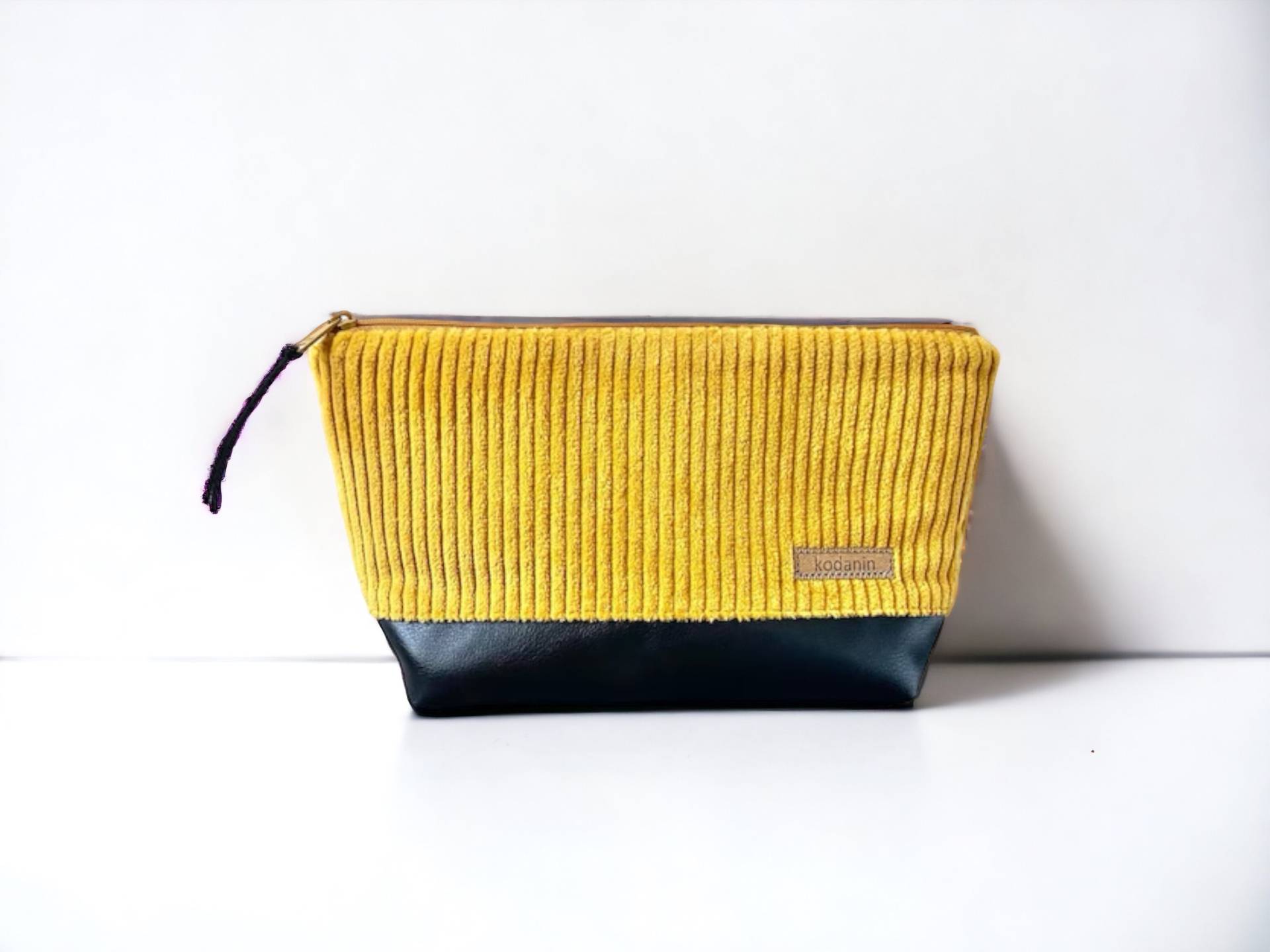 Kosmetiktasche Schwarz Kunstleder Gelb Senf Breitcord Cord Tasche von kodanin