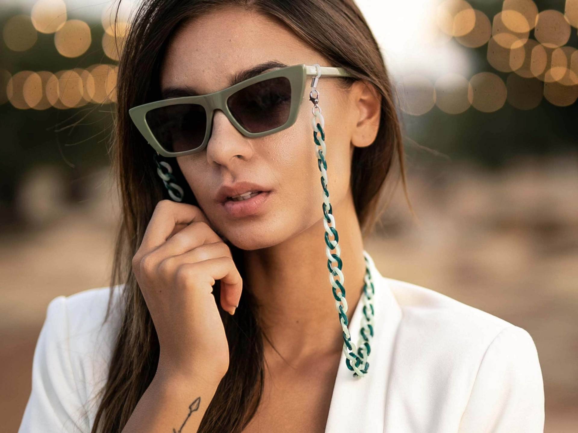 Brillenkette Jade Green & Teal Acrylkette - Zum Tragen Mit Sonnenbrille Und Als Brillenhalter Halskette. Perfektes Geschenk Für Sie von kodesaccessories