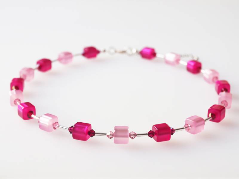 Halskette Rosa Pink - Polariskette Würfelkette Mit Preciosa® Kristallen, Zarte Kette Für Romantikerinnen von koenigsblau