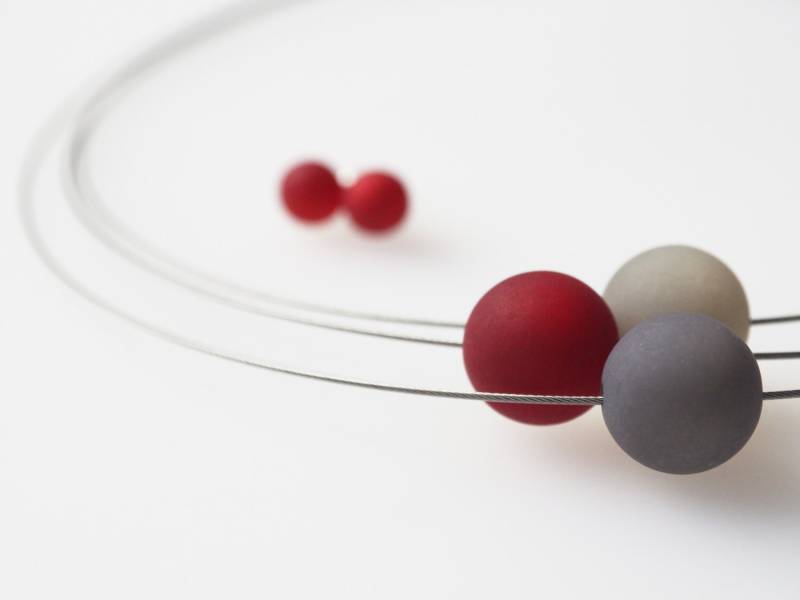 Kette Grau Rot Polariskette Schmuckset Geschenk Set Polaris-Kette Halskette Mit Polarisperlen Anthrazit Dunkelgrau Polarisohrstecker von koenigsblau