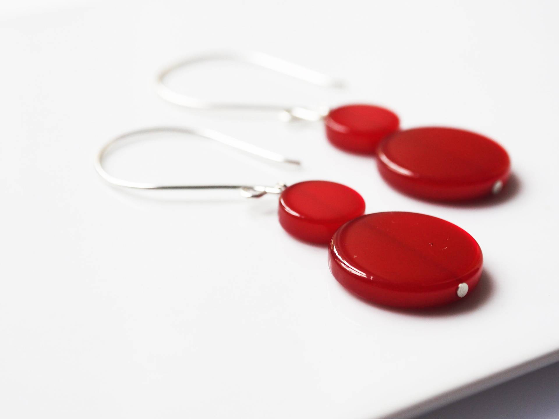 Ohrringe Rot Oder in Wunschfarbe Polarisohrringe Sterling Silber Glänzend Creolen Große Statement Pink Blau Schwarz Grün Orange Ohrringe Rot Oder in Wunschfarbe Polarisohrringe Sterling Silber Glänzend Creolen Große Statement Pink Blau Schwarz Grün Orange von koenigsblau