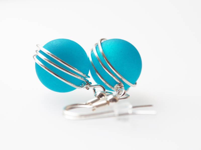 Ohrringe Türkis 20 Farben Polarisohrringe Versilberte Mit Polarisperlen Handmade Trendfarbe von koenigsblau