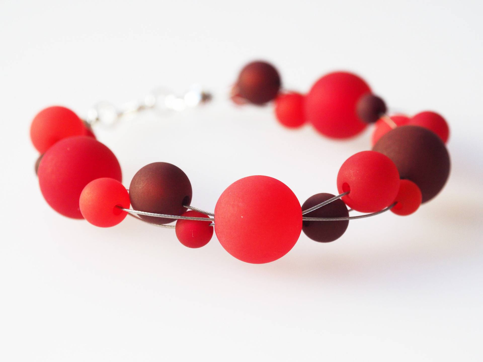 Leidenschaft in Rot Handgefertigtes Rotes Polarisarmband Für Eleganz Und Liebe - Einzigartiger Schmuck Auf Etsy Leidenschaft in Rot Handgefertigtes Rotes Polarisarmband Für Eleganz Und Liebe - Einzigartiger Schmuck Auf Etsy von koenigsblau