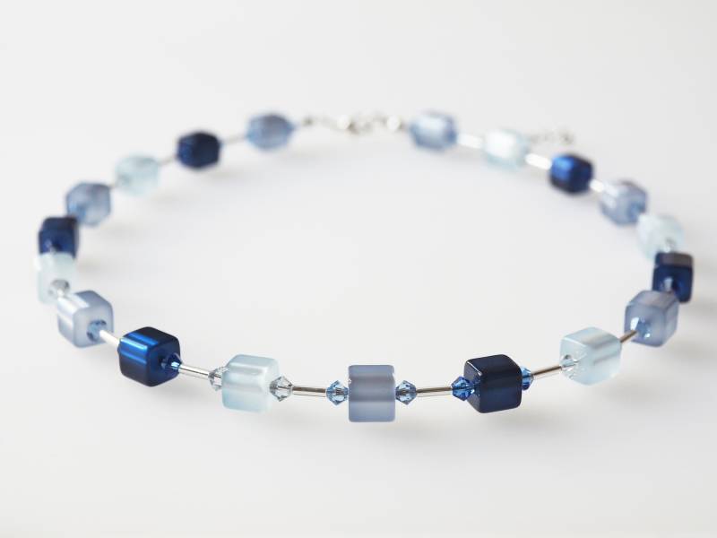 Polariskette Blau Würfelkette Polarisschmuck Blautöne Handmade Kette Mit Preciosa® Kristallen von koenigsblau