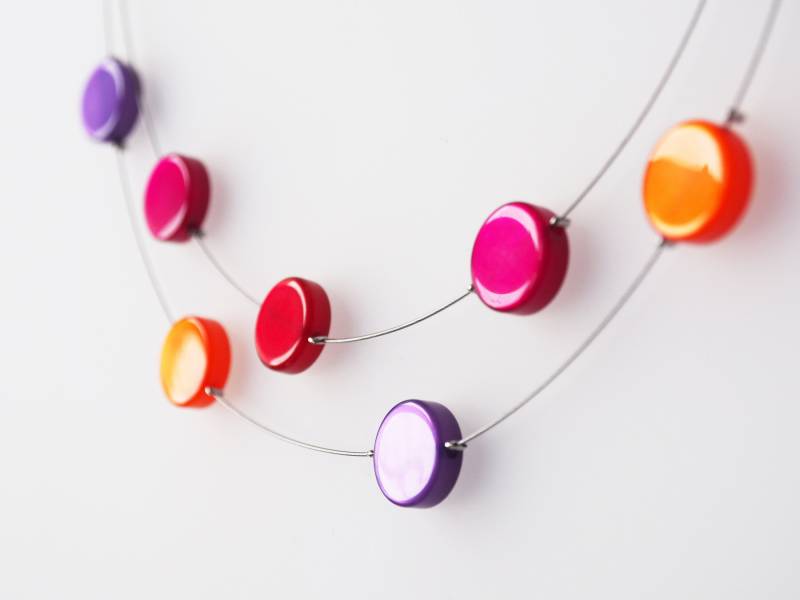 Polariskette Lila Pink Rot Orange Kette Collier Mit Polaris Coins Handmade Polarisperlenkette Trendfarbe von koenigsblau