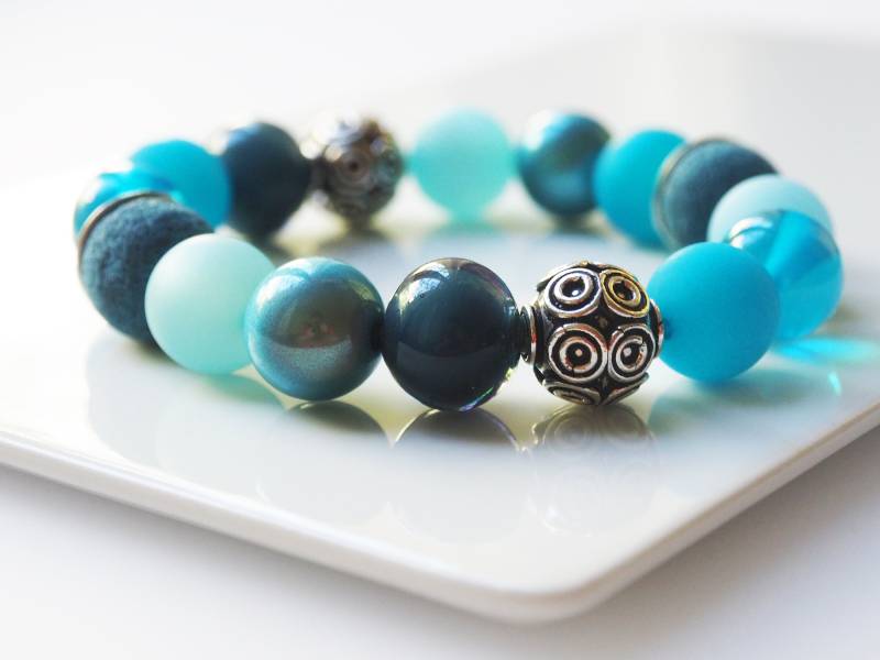 Sommerliches Armband Mit Polaris- & Glasperlen - Polarisarmband Türkis Silber, Ein Auffälliges Statementarmband von koenigsblau