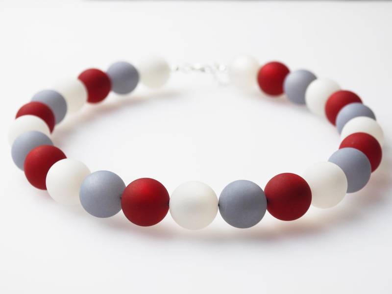 Tolle Polariskette Rot Weiß Grau - Halskette Mit Großen Perlen Tolle Polariskette Rot Weiß Grau - Halskette Mit Großen Perlen von koenigsblau