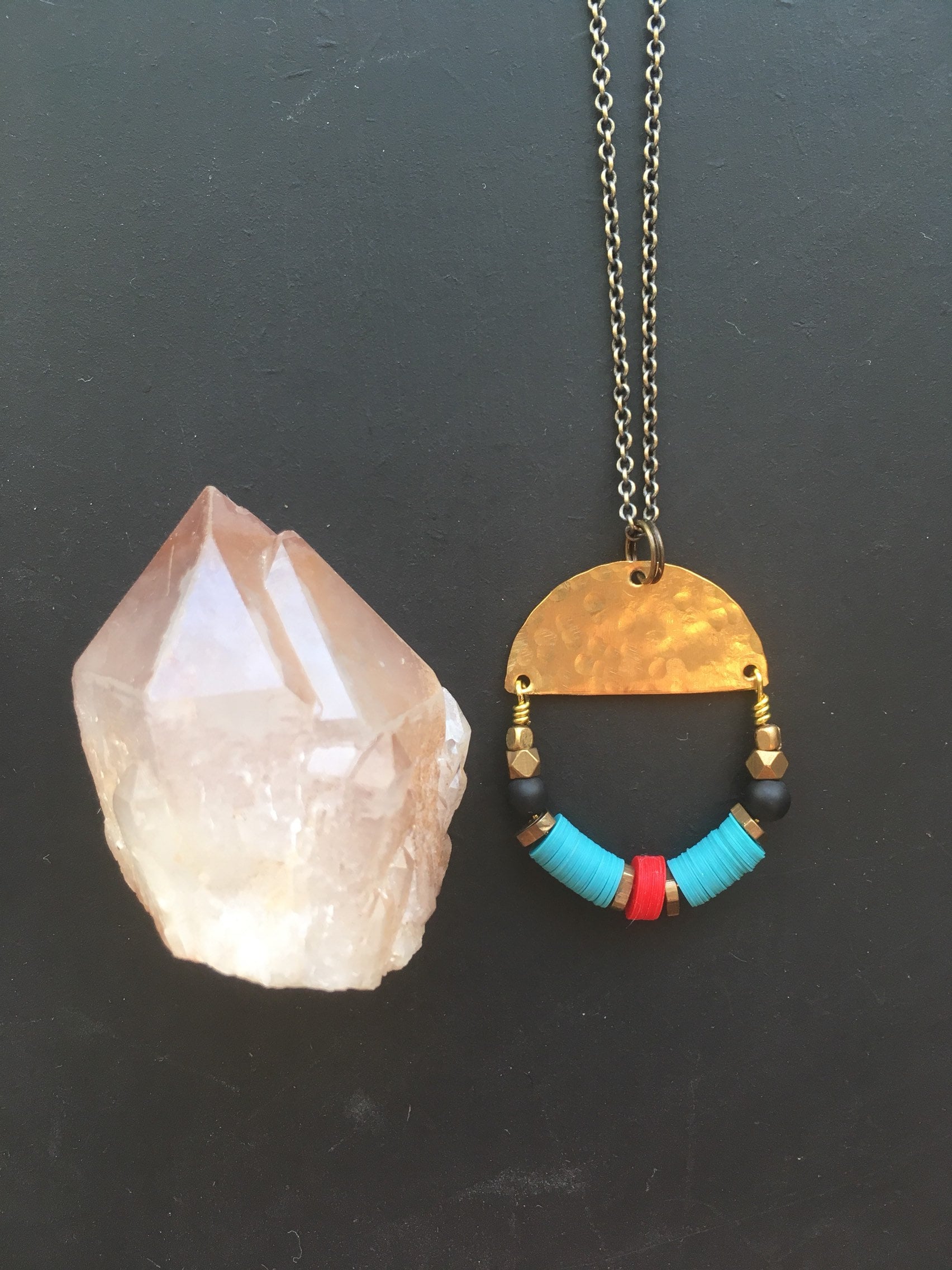 Tori/Onyx Und Vintage Türkis Rot Pailletten Halskette Tori/Onyx Und Vintage Türkis Rot Pailletten Halskette von kokorokara
