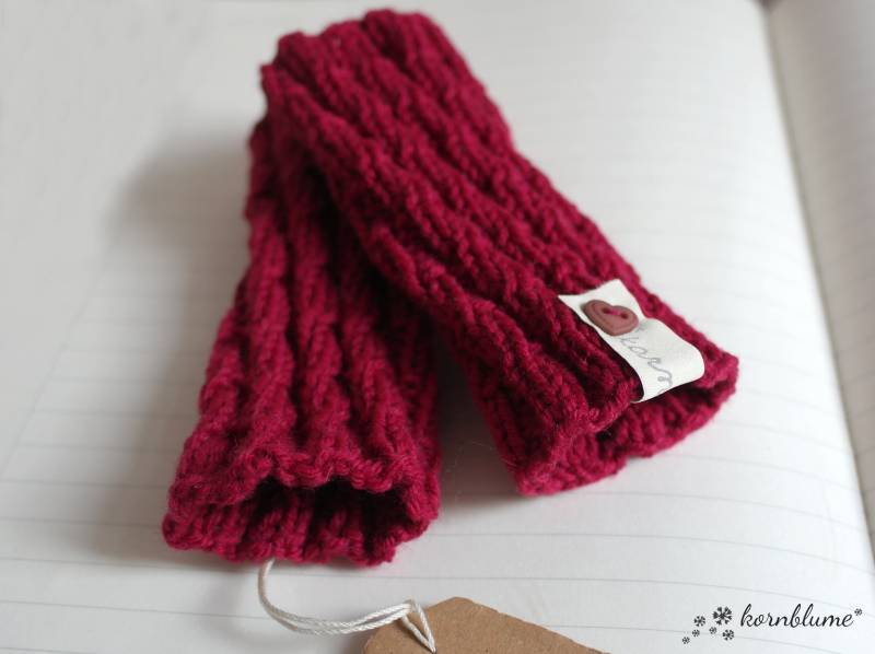 Babystulpen Weinrot Größe 50-74 Handgestrickte Geschenk Zur Geburt Für Neugeborene Wadenwärmer Wolle von kornblumeManufaktur