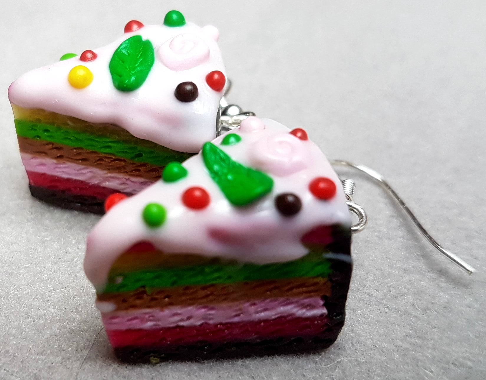 Kuchen Ohrringe Raspberry Drizzle - Polymer Clay Kuchen Ohrringe Raspberry Drizzle - Polymer Clay von korutarinat