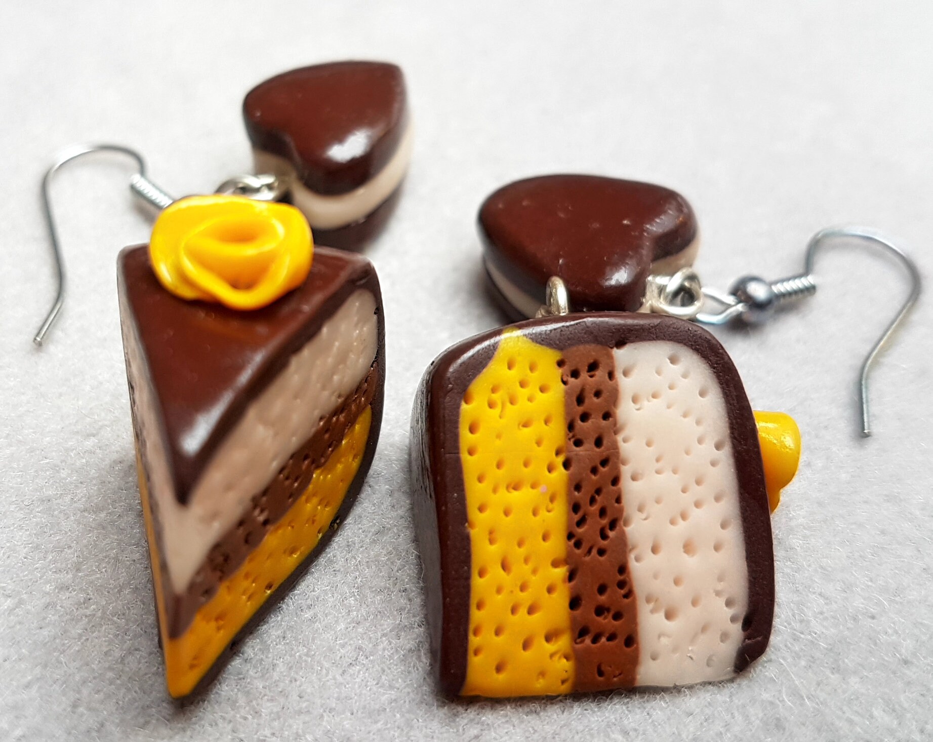 Kuchenohrringe Schokolade Banane - Polymer Clay Kuchenohrringe Schokolade Banane - Polymer Clay von korutarinat
