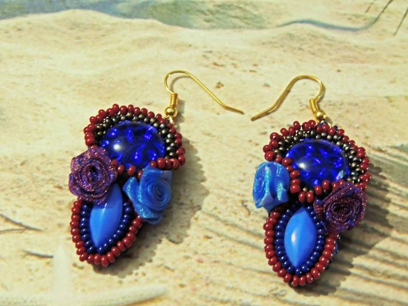 Bestickte Ohrringe "Ravel Bolero" Perlen Alten Seide Bestickte Ohrringe "Ravel Bolero" Perlen Alten Seide von koszalin