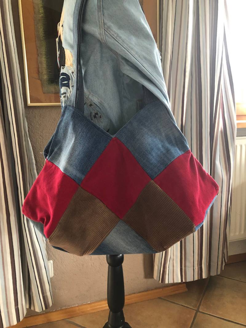 Schultertasche Patchwork Quadrat Jeans/Cord Braun-Rot von krEVAtiv