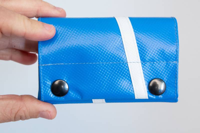 Kleiner Geldbeutel Aus Lkw-Plane Mit Diagonalstreifen, Druckknöpfen von krambeutel