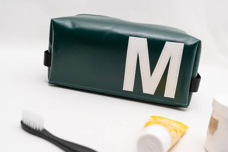 Personalisierter Waschbeutel/Mäppchen Aus Lkw-Plane Mit Innenfächern Personalisierter Waschbeutel/Mäppchen Aus Lkw-Plane Mit Innenfächern von krambeutel