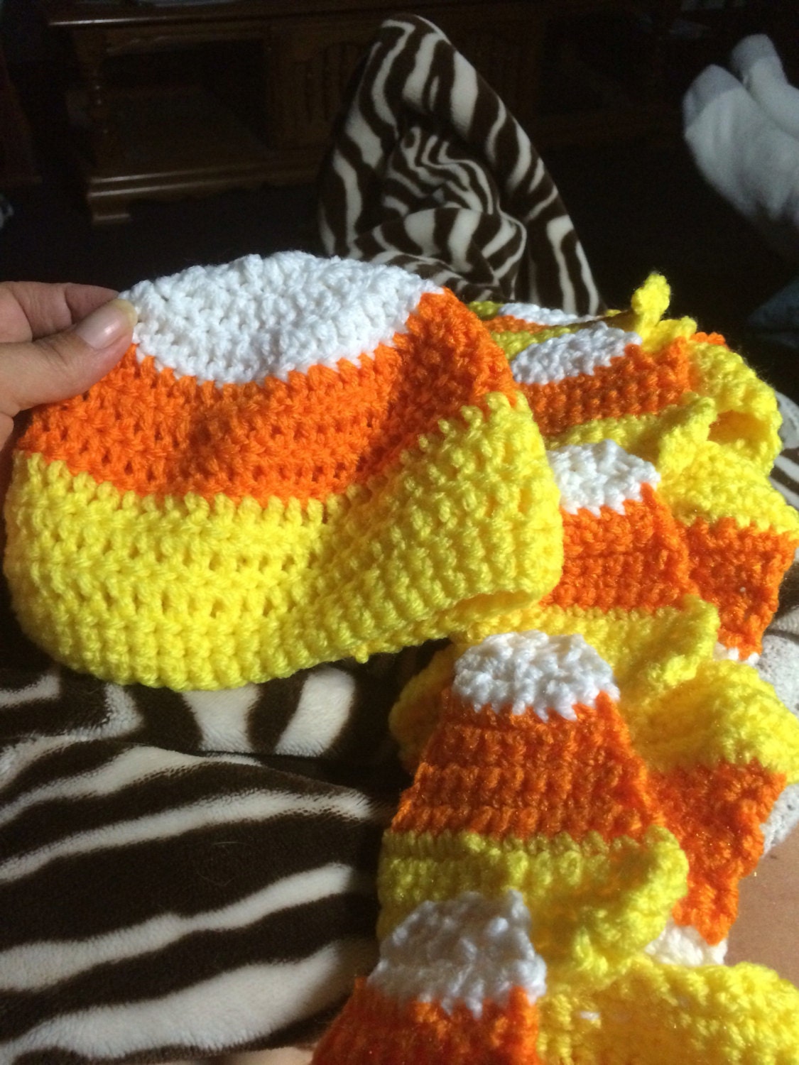 Candy Corn Mütze Und Schal Candy Corn Mütze Und Schal von krazycrochet