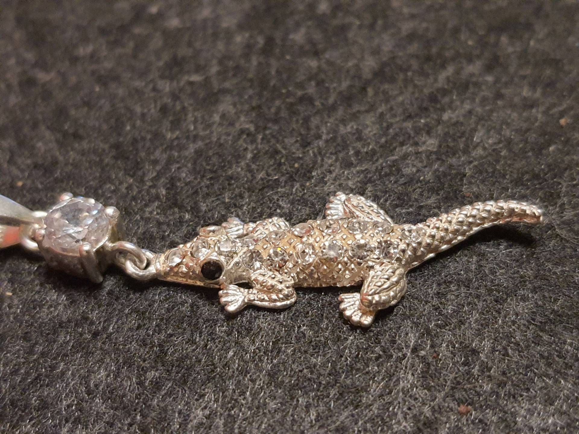 925 Silberkette Krokodil Anhänger Zirkonia Schmuck Für Damen Nickelfrei & Antiallergisch Geschenkidee Tierfreunde 40 cm Halskette 925 Silberkette Krokodil Anhänger Zirkonia Schmuck Für Damen Nickelfrei & Antiallergisch Geschenkidee Tierfreunde 40 cm Halskette von kreativNRW