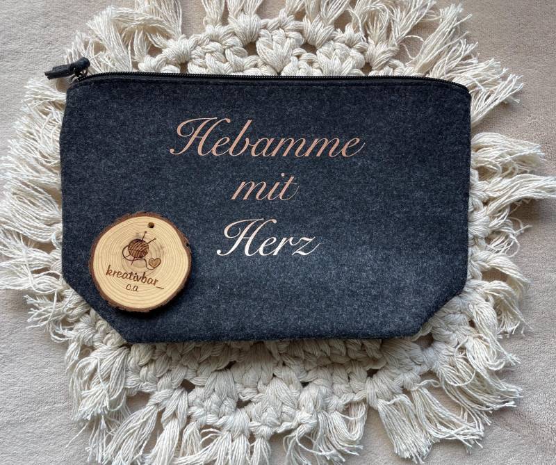 Hebamme Mit Herz, Kosmetiktasche, Kosmetik, Schminktasche, Hebamme, Geschenk, Aufdruck Hebamme Mit Herz, Kosmetiktasche, Kosmetik, Schminktasche, Hebamme, Geschenk, Aufdruck von kreativbarbyca