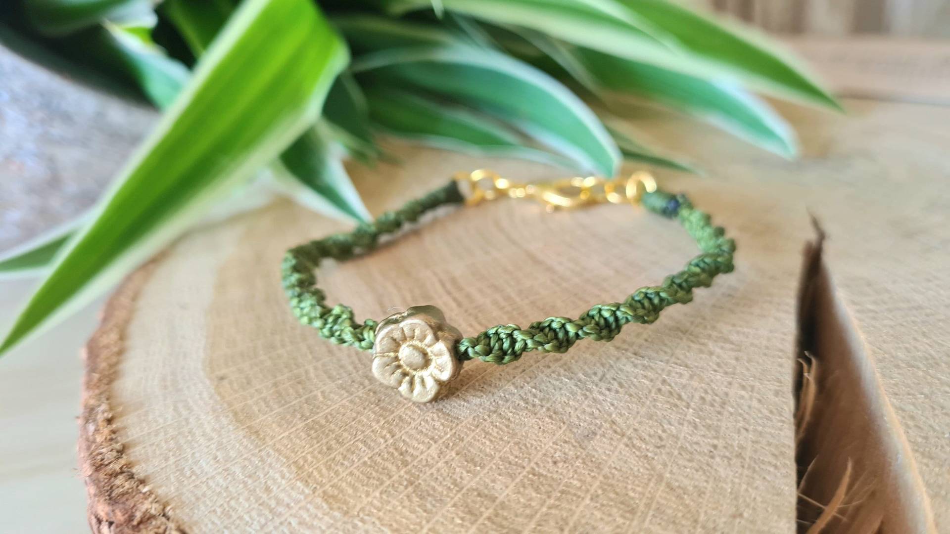 Makramee Armband Messingperle Blumenanhänger Geschenk Für Frauen Geburtstagsgeschenk Bohoschmuck Grün Weihnachten Freie Farbenwahl Des Garns Makramee Armband Messingperle Blumenanhänger Geschenk Für Frauen Geburtstagsgeschenk Bohoschmuck Grün Weihnachten Freie Farbenwahl Des Garns von kreativemonika