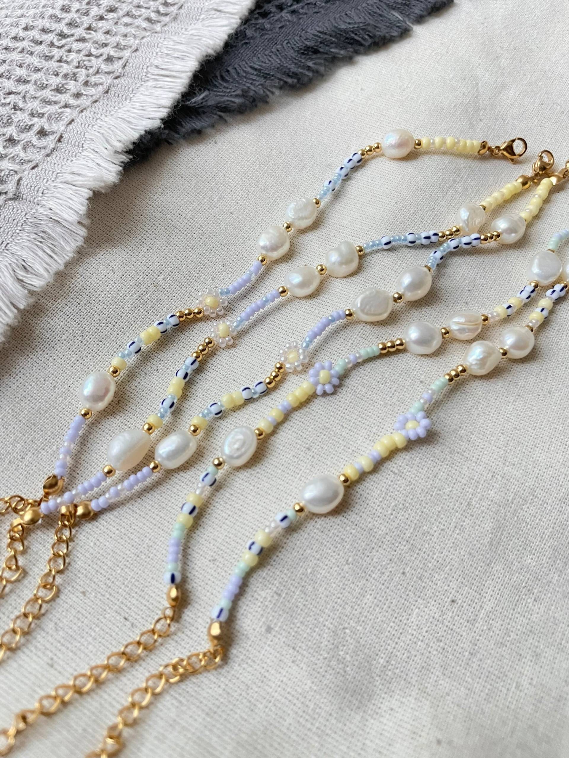 Perlenarmband // Mit Großen Süßwasserperlen Süßwasserperlenarmband Armband Goldenen Perlen Freundschaftsarmband Perlenarmband // Mit Großen Süßwasserperlen Süßwasserperlenarmband Armband Goldenen Perlen Freundschaftsarmband von kreativundliebevoll