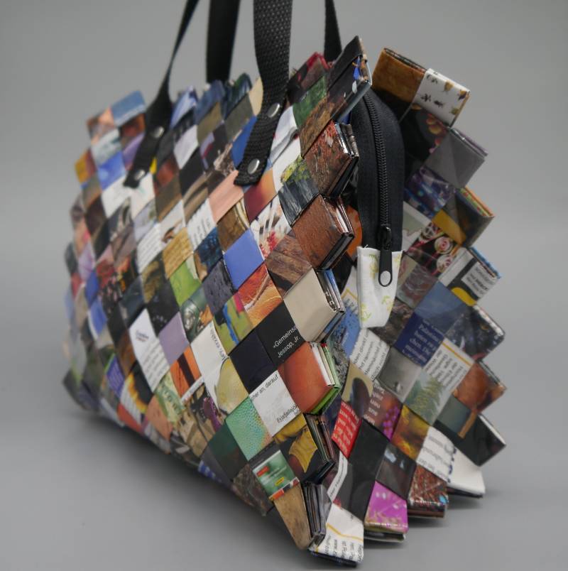 Candy Wrapper Handtasche Aus Zeitschrift, Kurze Henkel von krieseline