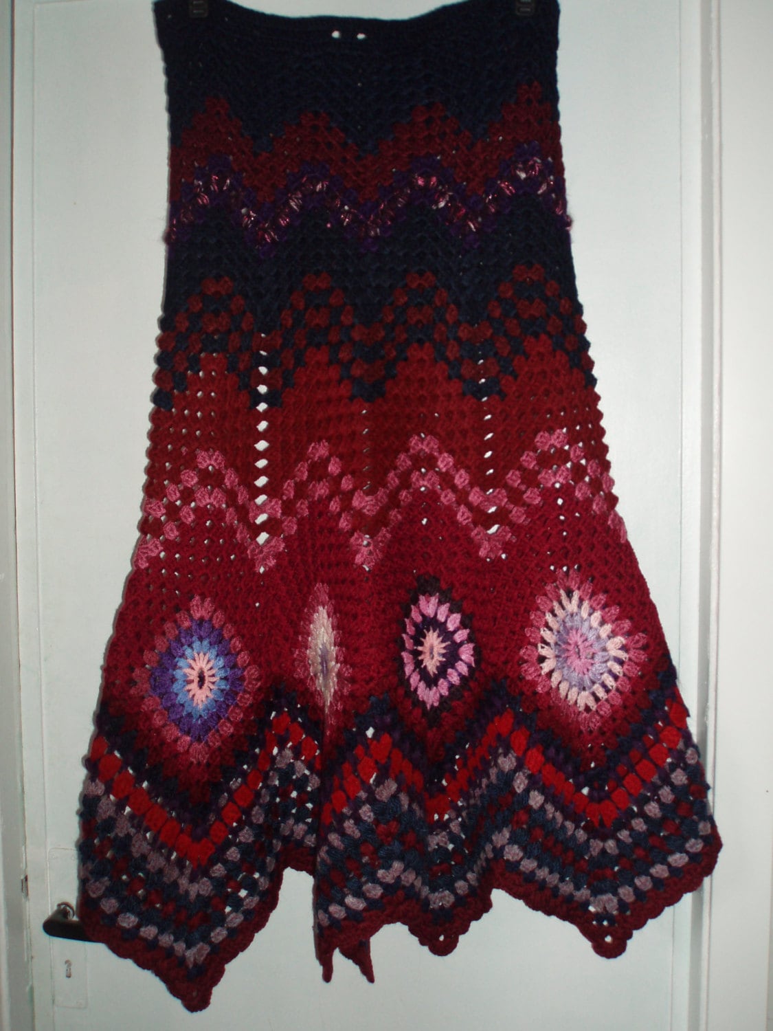 Gehäkelt 1970Er Jahre Rock/ Langer Maxi Hippie Boho Festival Multicolor Grandma Quadrat Zickzack Muster Rock Ooak von krittenart