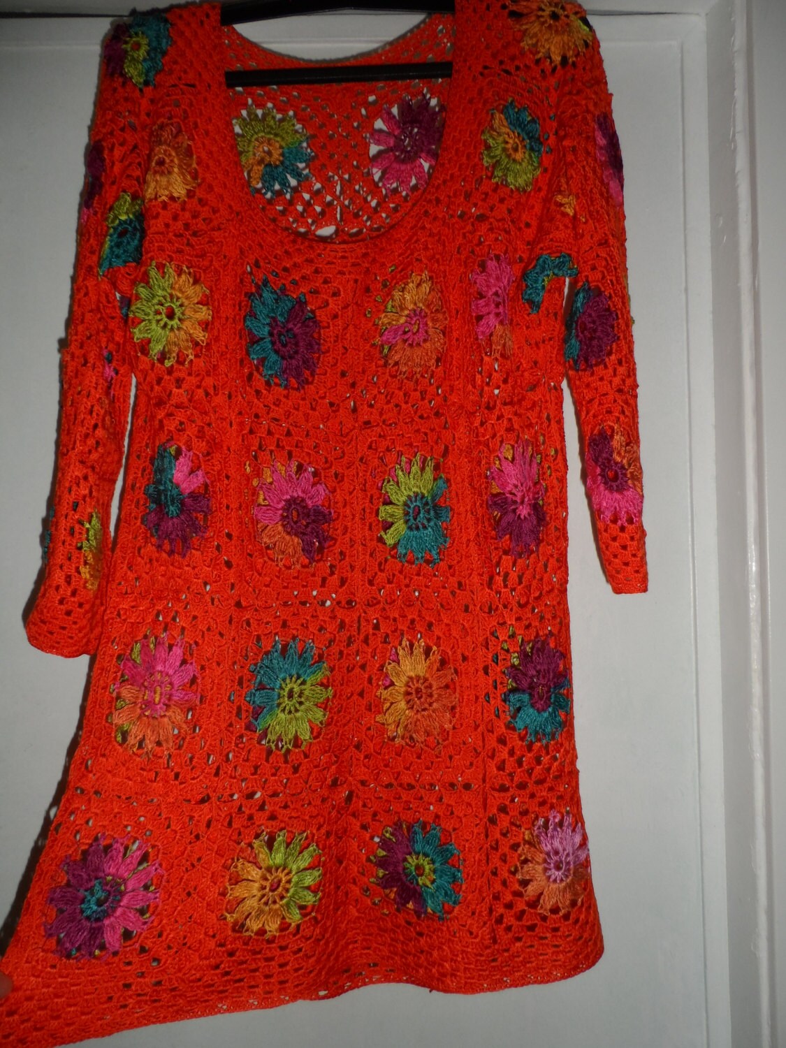 Gehäkelte Oma Viereckig Orange Mandarine Bunt Blumen Gipsy Hippie Boho 3/4 Ärmel Pullover Ooak Versandfertig von krittenart
