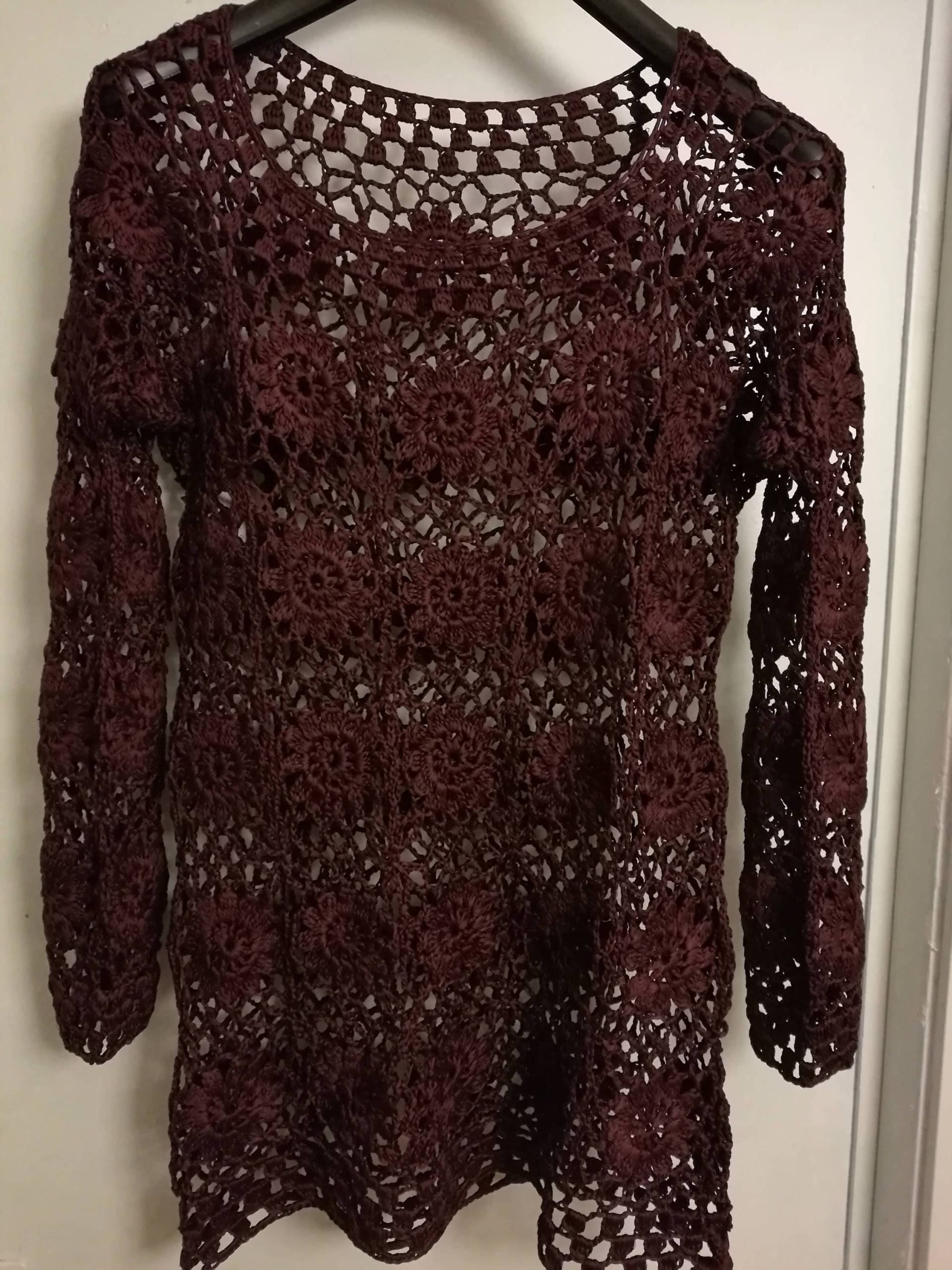 Gehäkelte Spitze Blumen Gipsy Hippie Boho Weinrot Langärmeliger Pullover Ooak Versandfertig von krittenart