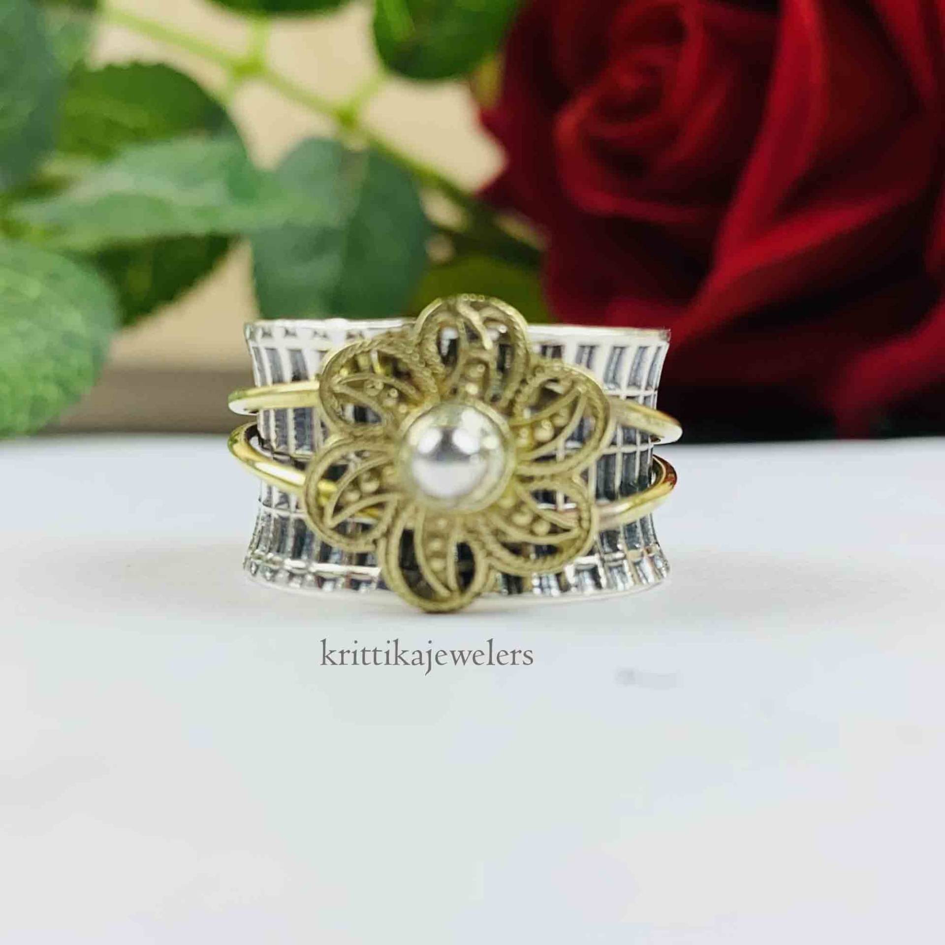 Spinner Ring, 925 Sterling Silber, Handgemachter Fidget Angst Meditation Frauen Silber Band Geschenk Für Sie von krittikajewelers