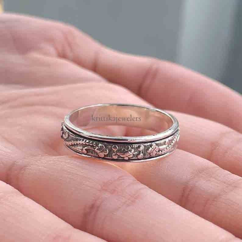 Spinner Ring, 925 Sterling Silber, Zappeln Meditation Angst Silber Band Daumen Frauen Geschenk Zum Valentinstag von krittikajewelers