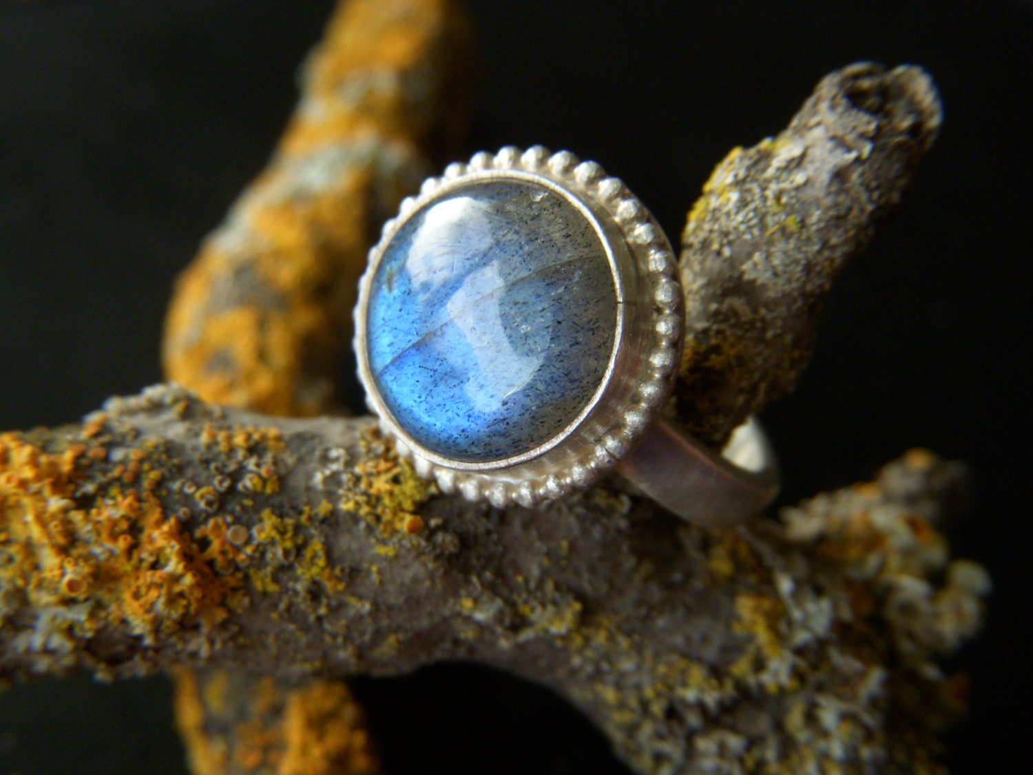 Blaue Labradorit Ring in Recycling Sterling - Sofort Lieferbar Größe 6 Blaue Labradorit Ring in Recycling Sterling - Sofort Lieferbar Größe 6 von ktstudio