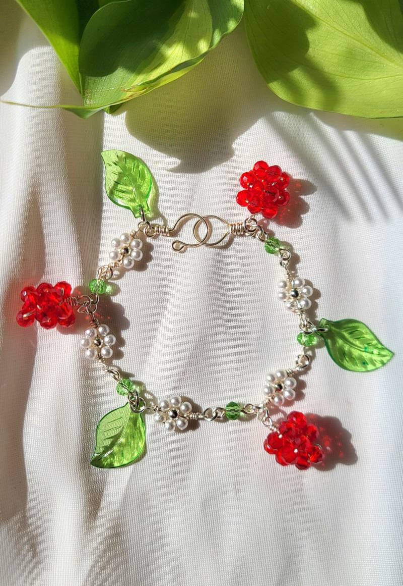 Himbeere Brombeere Pink Beere Blumen Bettelarmband Himbeere Brombeere Pink Beere Blumen Bettelarmband von kurocutie