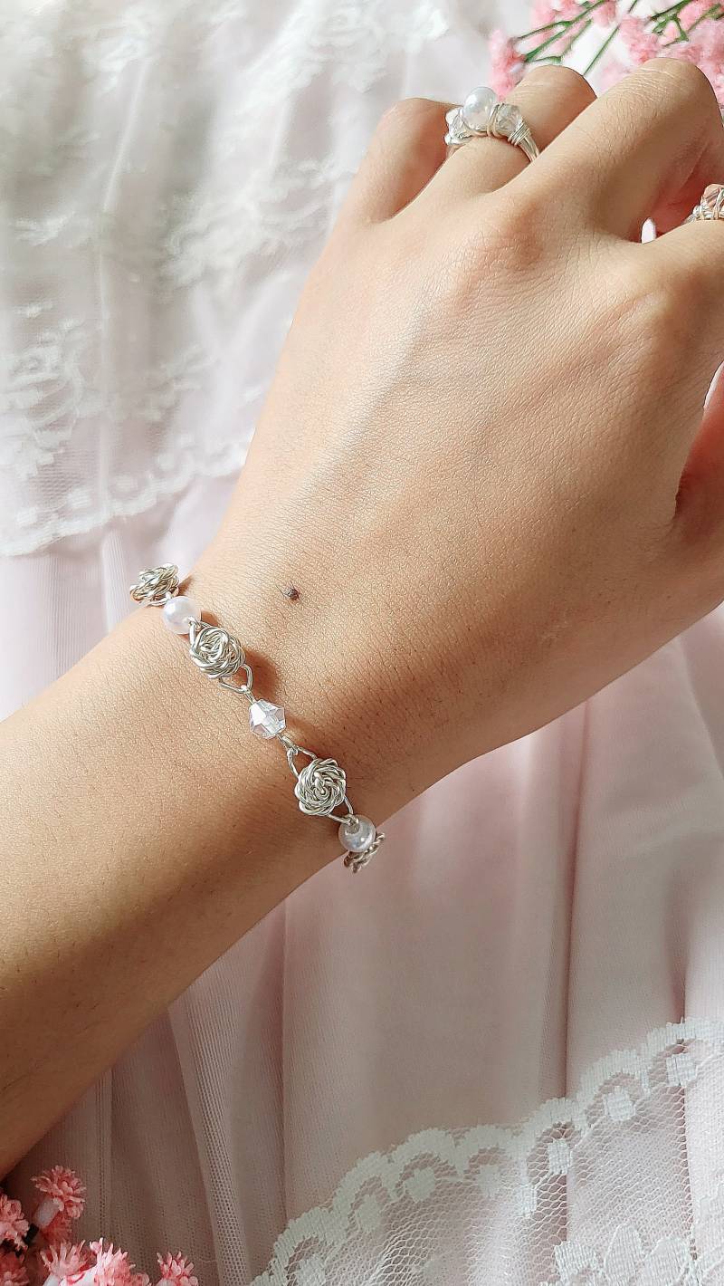 Perlen Und Rosen Armband Perlen Und Rosen Armband von kurocutie