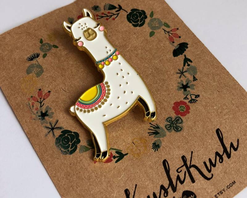 Lama Emaille Pin von kushkush