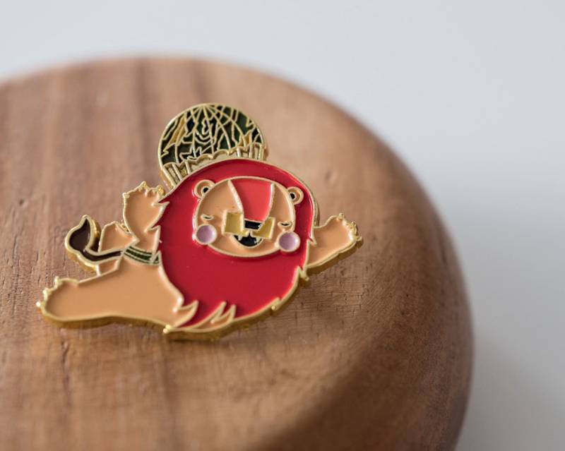 Mini Löwe Emaille Pin von kushkush