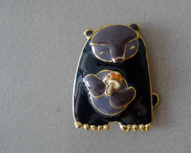 Pilz Bär Emaille Pin von kushkush