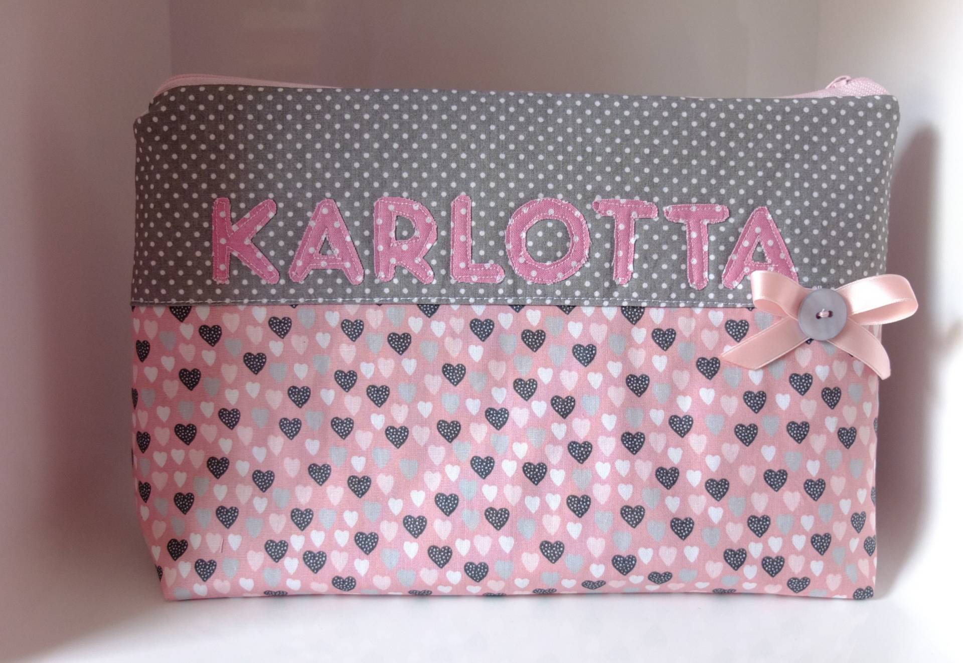 Kulturbeutel Mit Namen " Herzen Rosa Windeltasche , Wickeltasche Kulturbeutel, Mit Baby Unterwegs, Tasche Abwaschbar, Kulturtasche von kymarami