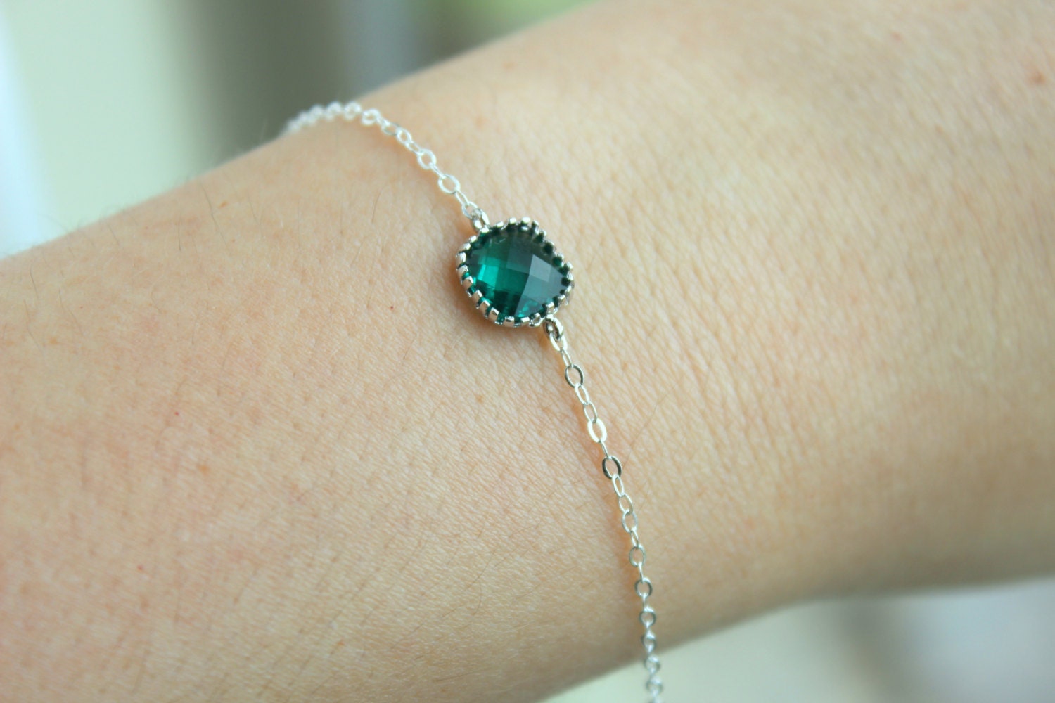 Zierliche Smaragd Grün Armband Silber Quadrat Hunter Grün Jade Brautjungfer - Braut Hochzeitsgeschenk Unter 20 Zierliche Smaragd Grün Armband Silber Quadrat Hunter Grün Jade Brautjungfer - Braut Hochzeitsgeschenk Unter 20 von laalee