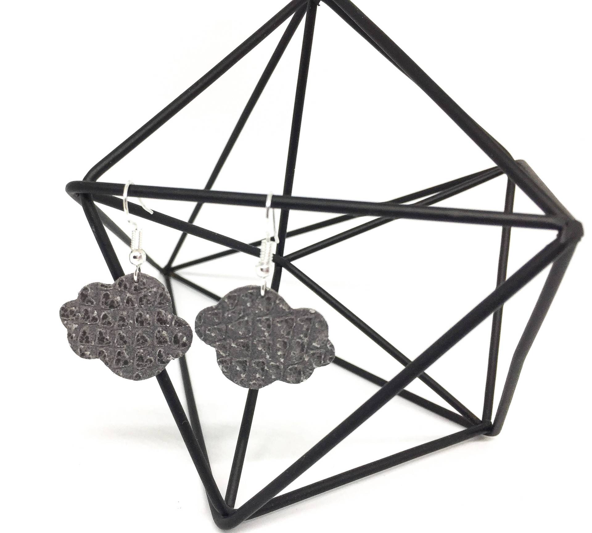 "stratus" Graue Gemachte Hand Leder Ohrringe von labananejauneshop