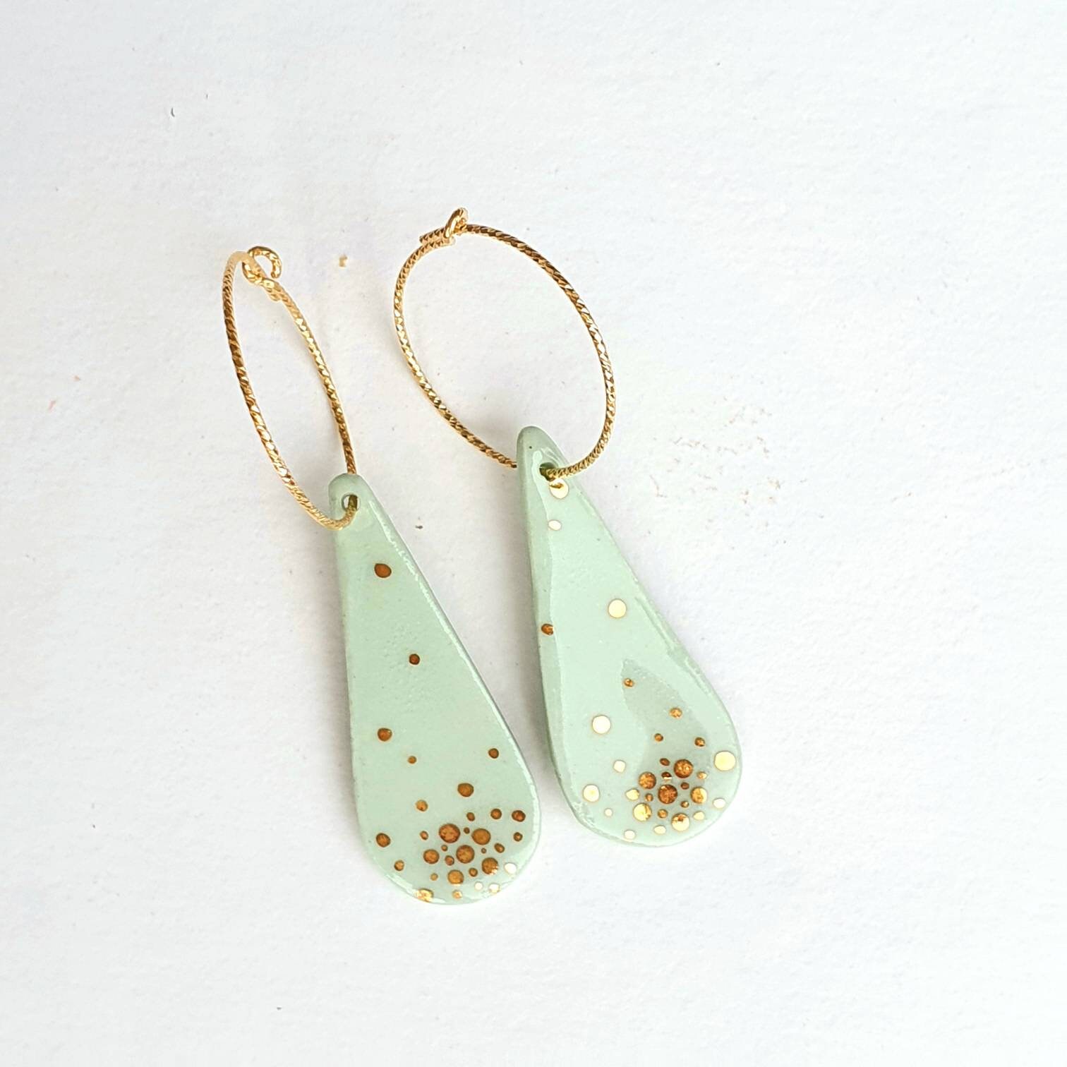 Hängende Ohrringe in Pastellgrün Und Gold, 14 Karat Gold Gefüllte Halterungen, Christelle | Tropfen Hängende Ohrringe in Pastellgrün Und Gold, 14 Karat Gold Gefüllte Halterungen, Christelle | Tropfen von labelleauboisFrance