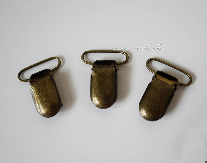 50 Stück Bronze 25mm | 1 Zoll Runder Kopf Metall Schnullerclips Schnallen Hosenträger Clips Lätzchenhalter von lacecrafted
