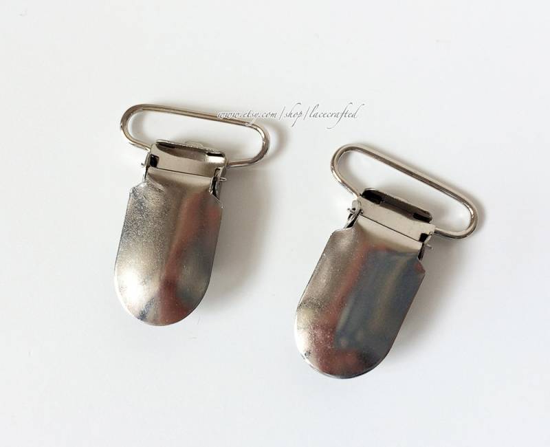 50 Stück Silber 25mm | 1 Zoll Metall Schnullerclips Schnallen Hosenträger Clips Bib Holder von lacecrafted