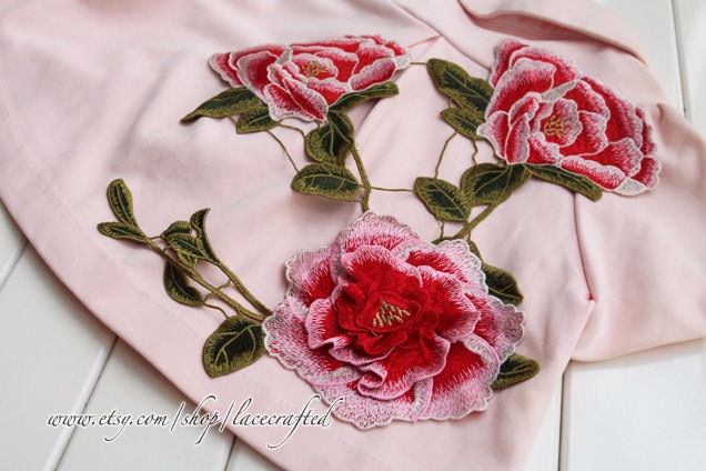 Rote Pfingstrose Große Vintage Blume Spitze 3D Applikationen Stickerei Venise Patch Für Kostüm-Design von lacecrafted