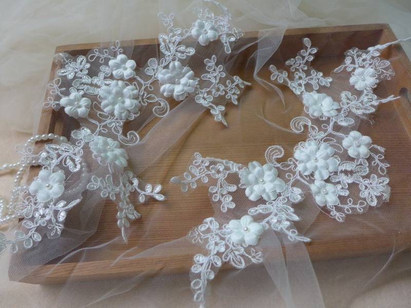 Elegantes Off White Perlen Blumen Spiegel Applikation Paar Für Formelle Kleidung Oder Kostüm Elegantes Off White Perlen Blumen Spiegel Applikation Paar Für Formelle Kleidung Oder Kostüm von lacelindsay