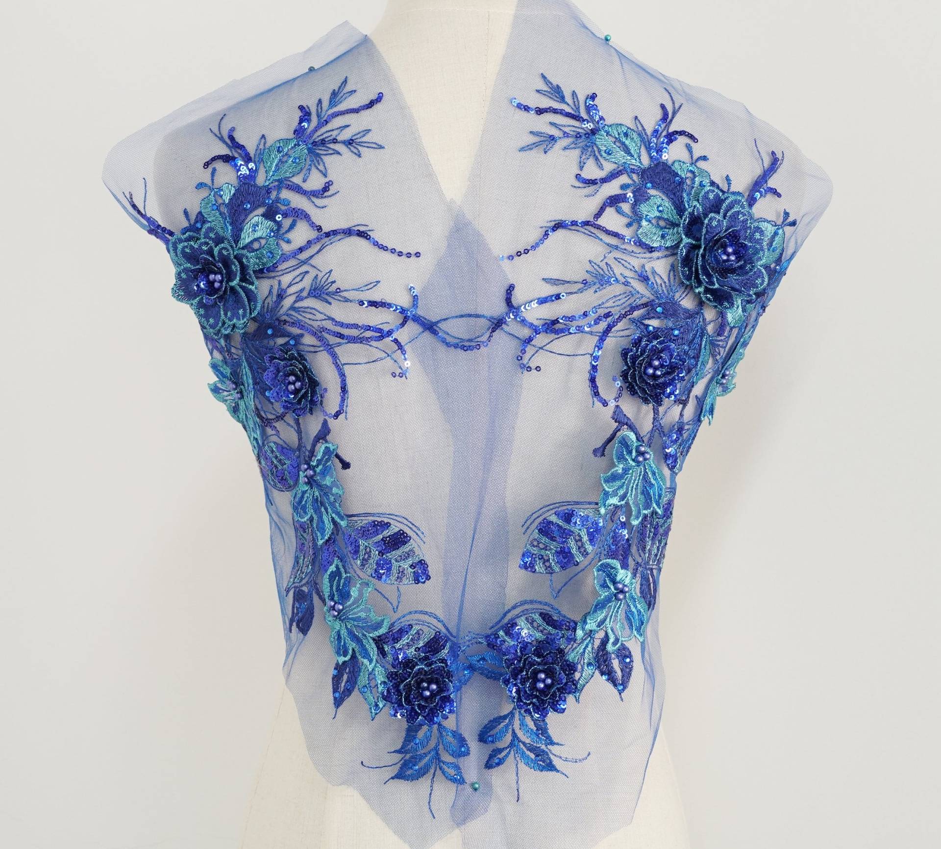 Zarte Perlen Applikationen, 3D Blumen Royal Blaues Spitzenapplikationen Paar Für Brautkleid, Blumenmädchen Kleid, Tanzkostüme von lacelindsay