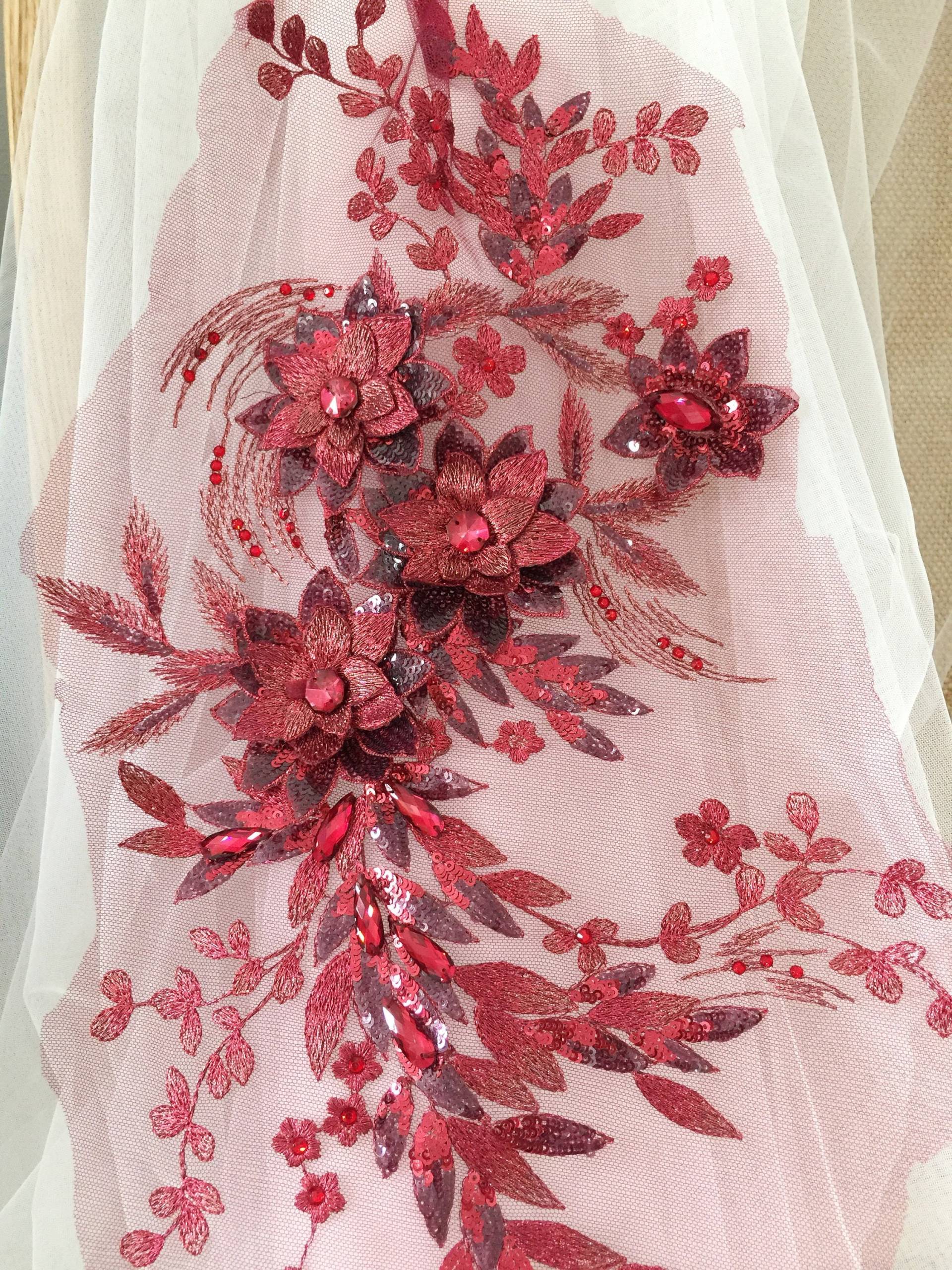 13 Farben Zarte 3D Strass Perlen Blumen-Spitze-Applikation in Metlic Blush, 3D-Blumen-Spitze-Gewebe Hochzeitskleid Bühnenkleidung Abend 13 Farben Zarte 3D Strass Perlen Blumen-Spitze-Applikation in Metlic Blush, 3D-Blumen-Spitze-Gewebe Hochzeitskleid Bühnenkleidung Abend von lacetime